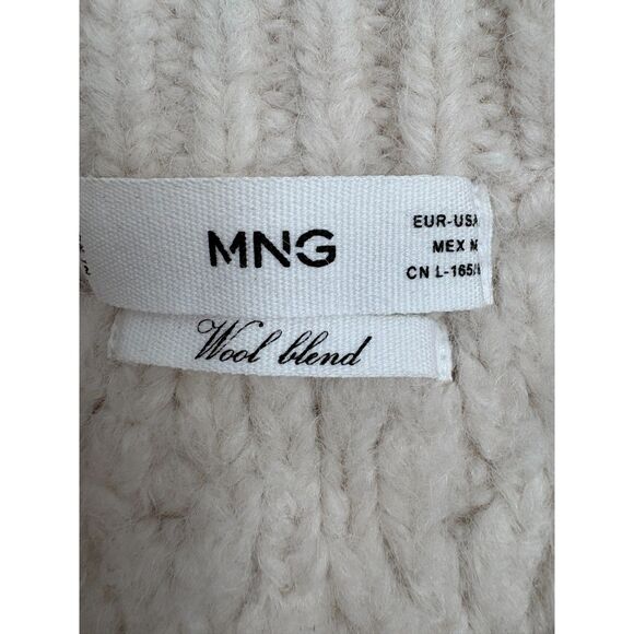 MNG Cream White Cable Knit Wool Blend Sweater Size M Crew Neck Oversized Classic - Picture 7 of 9